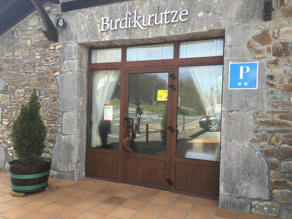 Burdi -Kurutze Pension Urquiola Luaran gambar